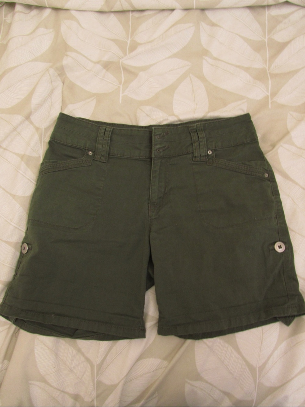 Green Cargo Shorts - RICKI’S